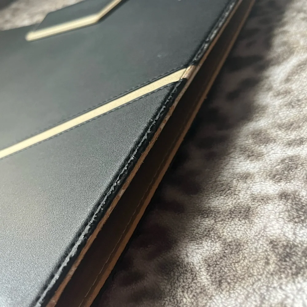 Black and Gold Executive Business Padfolio